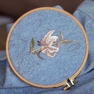 Broches bordados